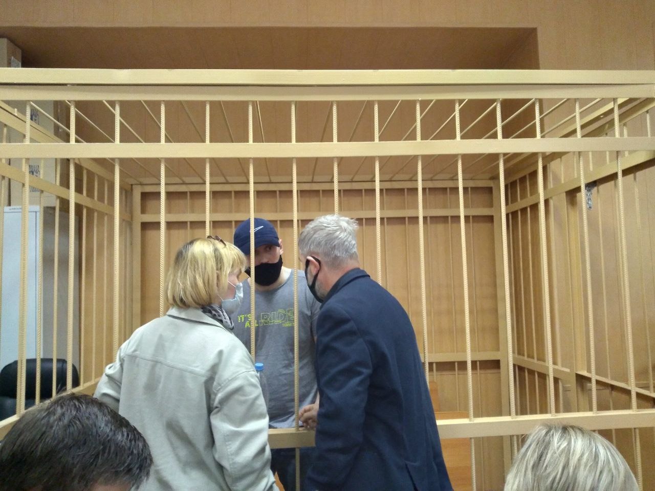 После оглашения приговора Артёму Милушкину эвакуированы присутствующие в зале суда. ВИДЕО